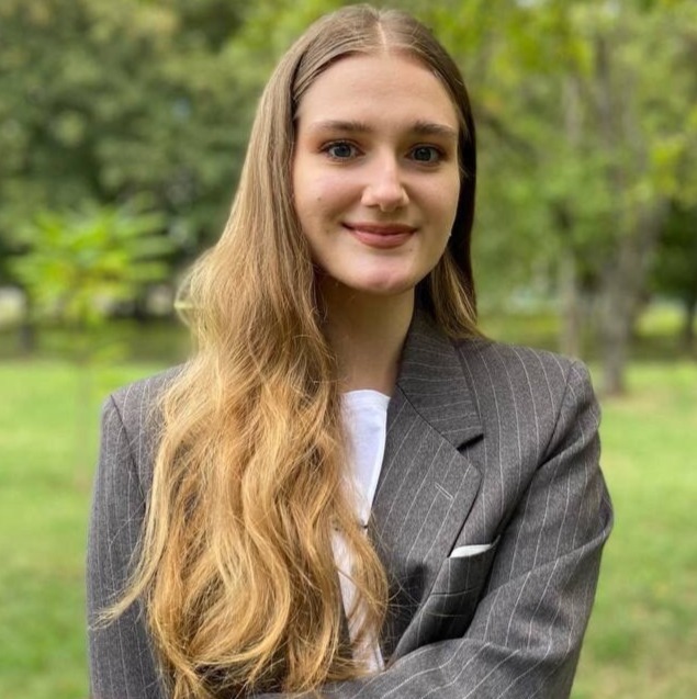 Солощенко Катерина — викладач представництва